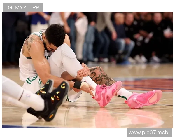 绿军发威!塔图姆归来,独行侠五连跪,状元迷失克莱也救不了! 绿军发威!塔图姆归来,独行侠五连跪,状元迷失克莱也救不了!